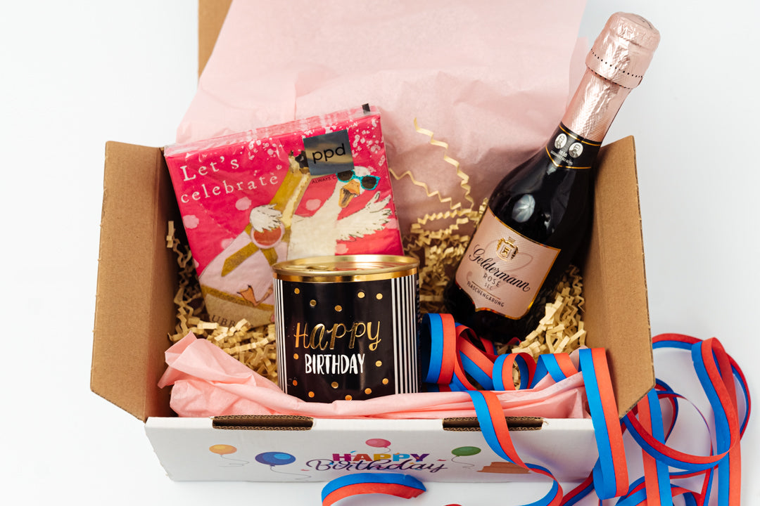 buy-and-sell-geschenkbox-lets-celebrate-zum-geburtstag-mit-kuchen-sekt-und-servietten-sale_0.jpg